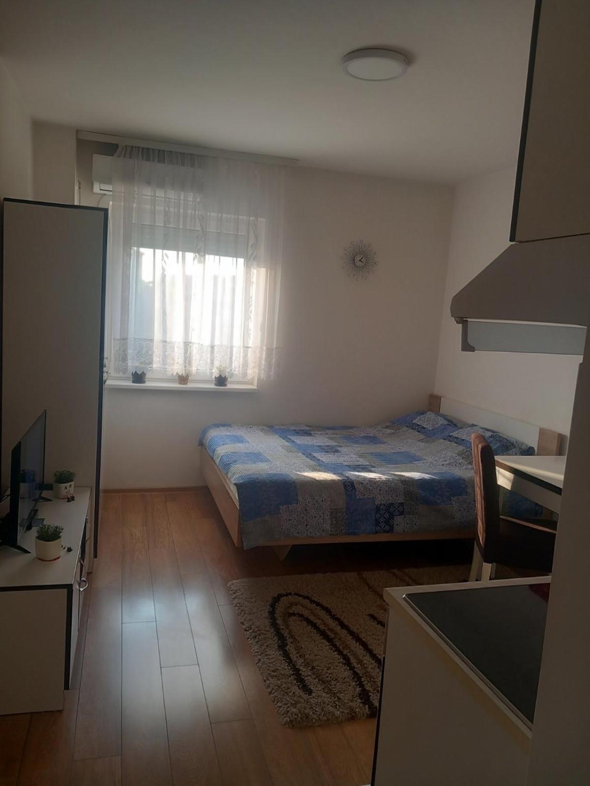 Stan Na Dan Apartment Loznica Luaran gambar